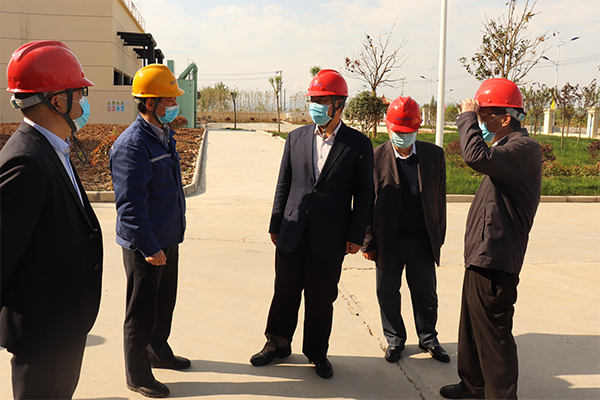 1588044274122413.jpg 陳市長(zhǎng)了解企業(yè)現(xiàn)狀.jpg