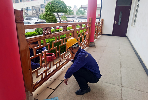 1641257678591586.jpg 廠區護欄刷漆.jpg